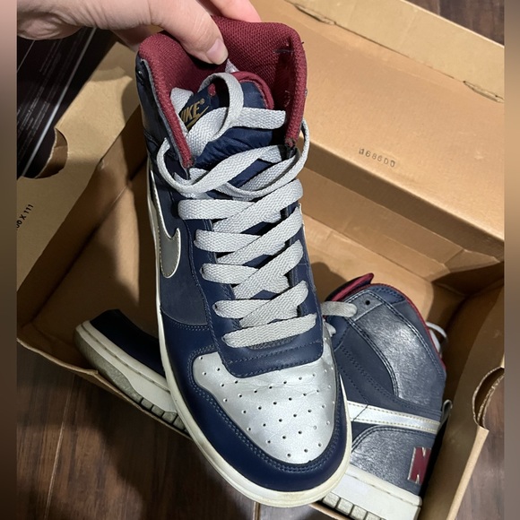 Nike - Picture 4 of 5